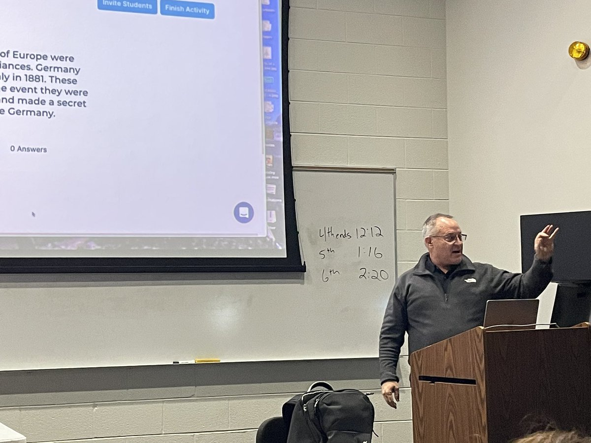 cummingsl's tweet image. So energizing to be learning in person from the #EduProtocols master @jcorippo at #migoogle. #oakedtech
