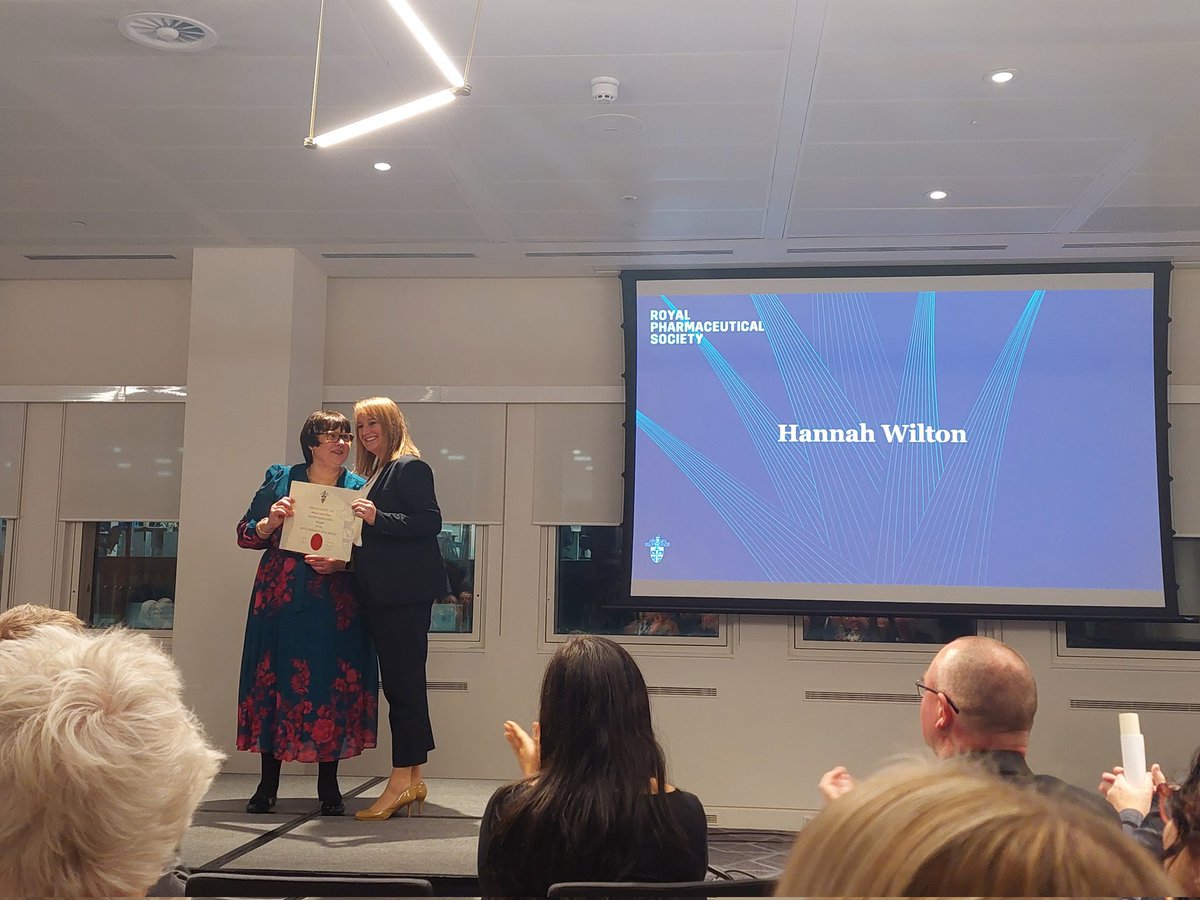What a brilliant way to end #RPSConf23 - massive congratulations @Hannahwilton79  on your THOROUGHLY deserved RPS Fellowship! Utterly proud. Continue being awesome x
