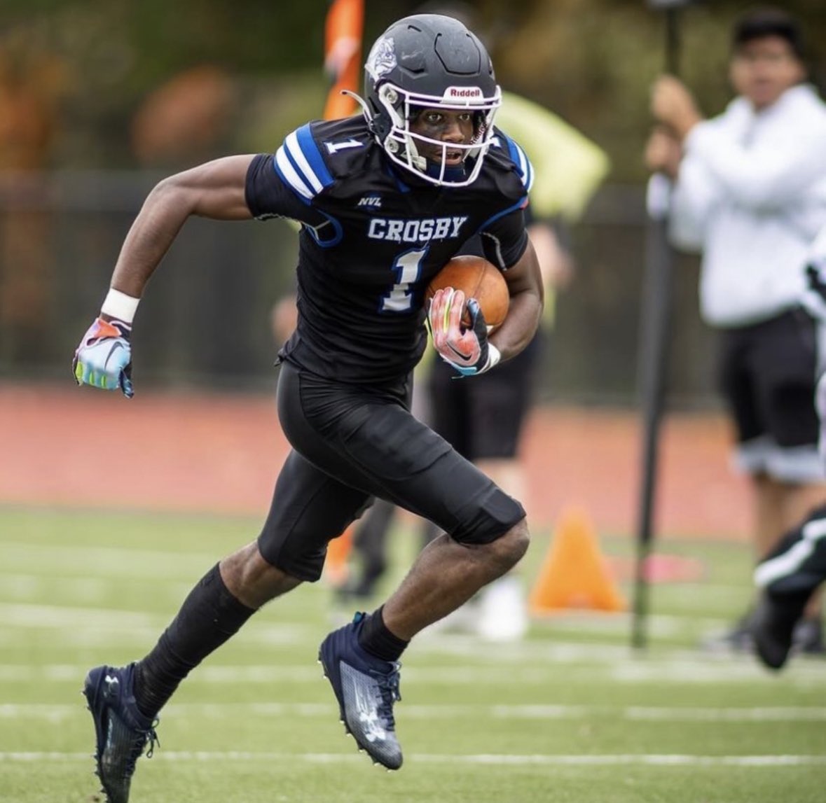 Junior Linebacker Jireh Rawlison (@_jjr15_) tied the state record with 2 Interceptions returned for TouchDowns in todays game vs Waterbury Career Academy. 

On offense he caught three receptions for 100+ yards, TD &amp; 2PC. 

@GametimeCT <a href="/RASports/">Rep-Am Sports</a> <a href="/WalterCampFF/">Walter Camp Football</a> #cthsfb  #Classof2025