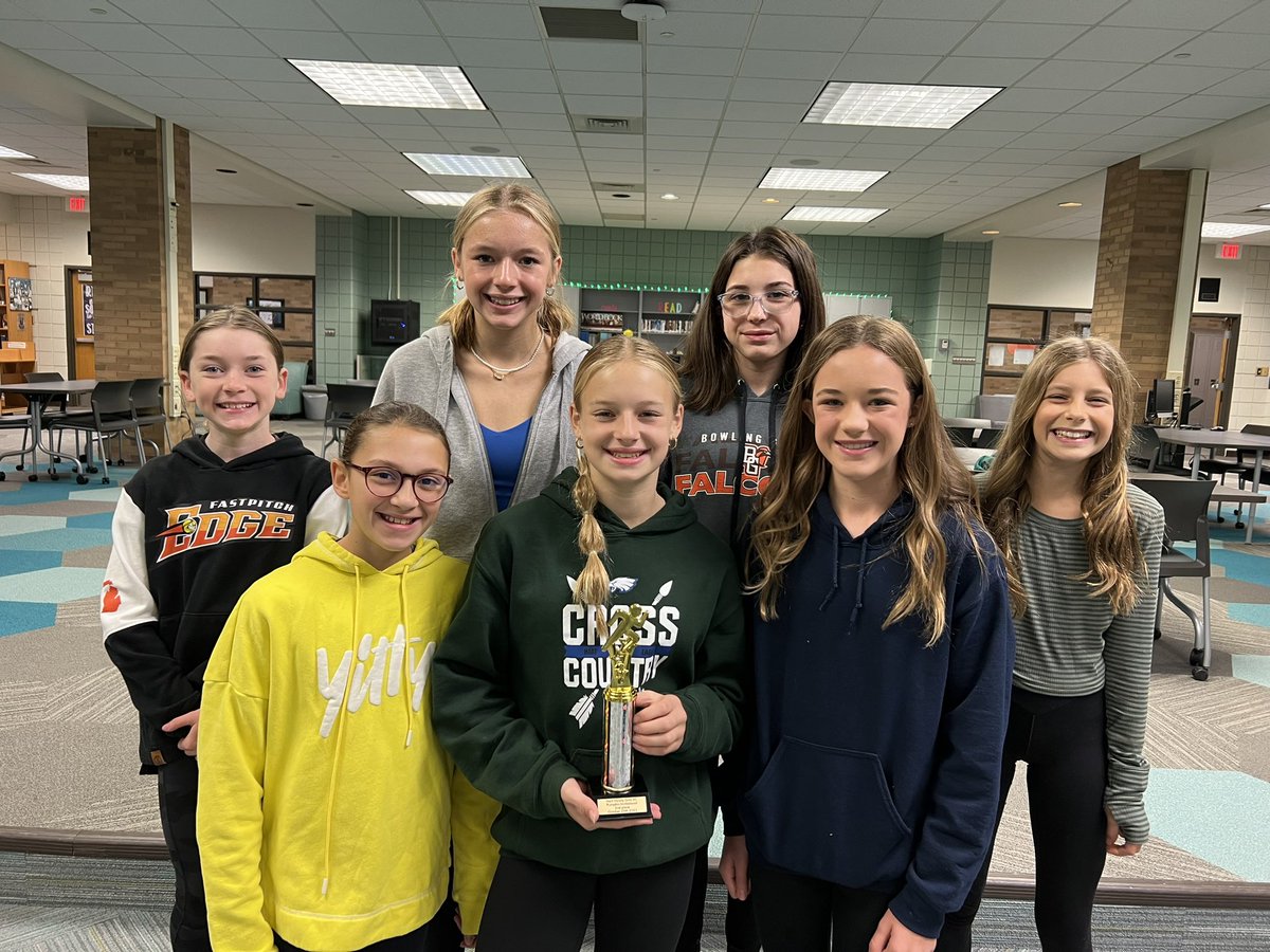 Hart Cross Country Girls and Boys won 2nd place at our Meets this season! Two trophies to celebrate their achievements! <a href="/RCSHartMS/">RCS Hart MS</a> #LeadWithHart