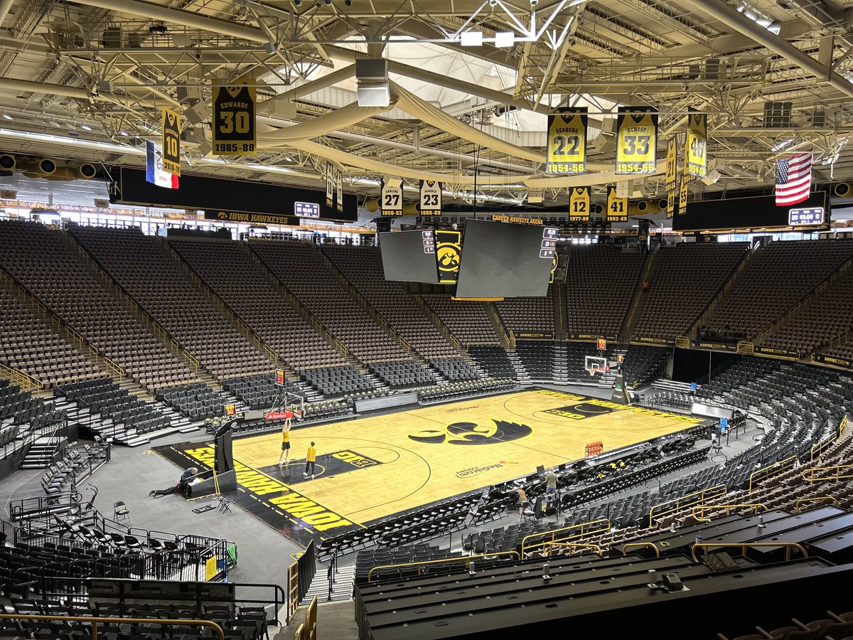 All quiet for now at Carver-Hawkeye arena. Tip-off for ⁦@IowaHoops⁩ and ⁦@BamaStateMBB⁩ comes your way at 8pm eastern on ⁦@peacock⁩ Join ⁦@tredemps14⁩ and me for all the action.