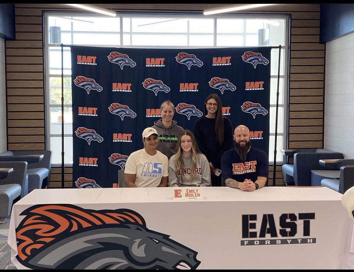 EastForsythVB's tweet photo. Congratulations to @emilymiolennn for signing her NLI to continue her academic and volleyball career @concord_volleyball! Way to go Emily! 🎉🎉🎉.  @EastForsythHS https://t.co/Jy0MwVDFVZ
