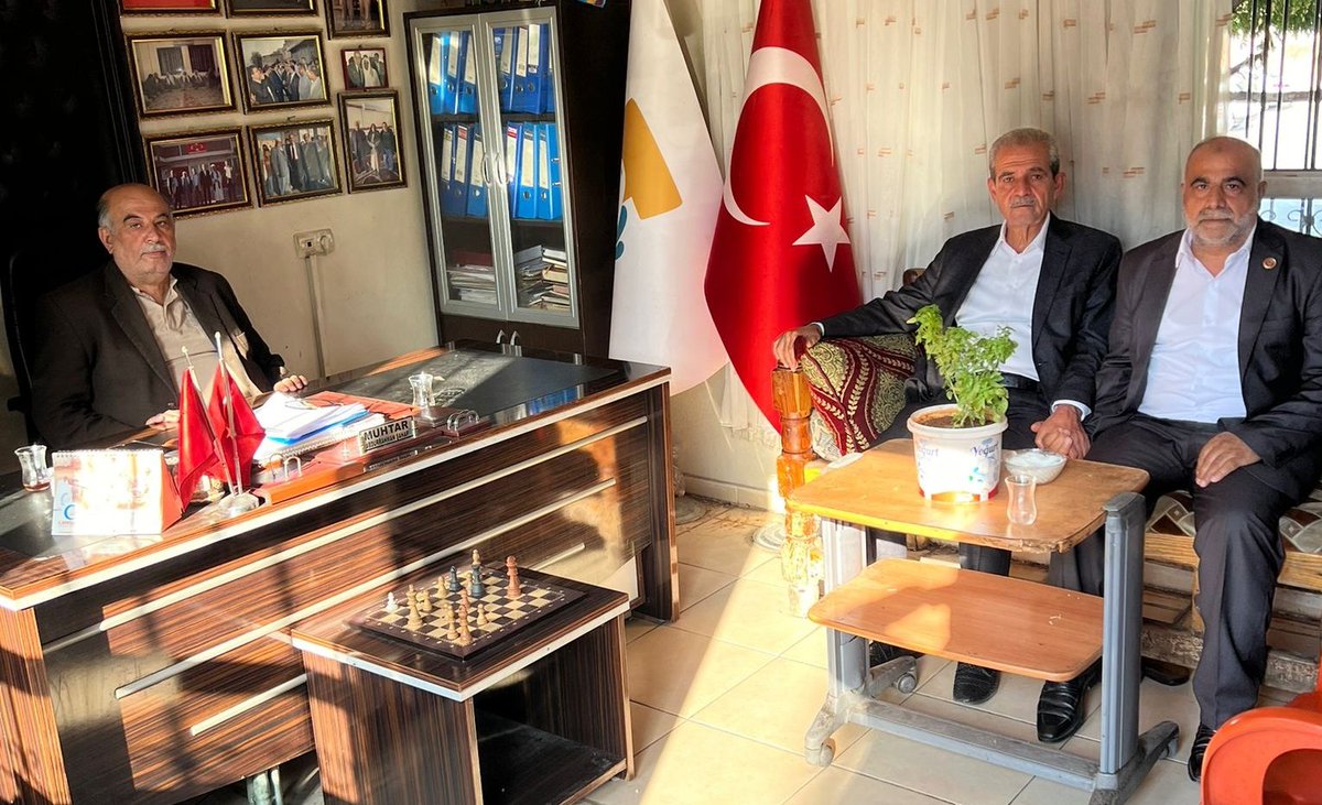 Beykapısı Mahalle Muhtarımız İsmail Şahap'ın muhtereme annesi ve Kamberiye Mahallesi Muhtarımız Abdurrahman Şahap'ın yengesi Hacı Zeliha Şahap'ın geçtiğimiz günlerde vefatı nedeniyle muhtarlarımızı ziyaret ettik, taziyetlerimizi ilettik.
#MevlâRahmetEyleye