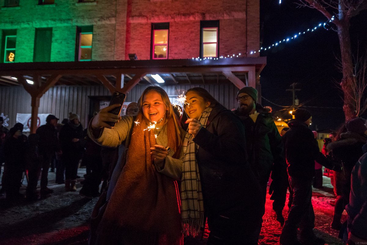 Light up the night with the ultimate holiday weekend celebration! Make plans to whisk away to a winter wonderland, sip and savour local soups, get your game on, and enjoy an abundance of beauty. Here are 10 things to do this week in Manitoba. #exploremb
manito.ba/40BV8oS