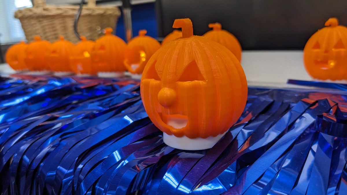 SPOComputerLab's tweet photo. Tech-savvy 8th graders @StpetersOlney mastered Autodesk Tinkercad, creating 3D-printed jack-o-lanterns for a cool technology project! These pumpkins light up with an LED tea light! ๐โจ #STEMeducation @ADWCathSchools #SPSRocks https://t.co/lVAuKlKA87