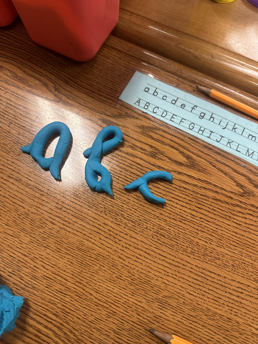 Quick cursive writing fun. Yes, even the big kids enjoy play-doh. This is what happens when you’ve taught pre-k for a long time and you move to 5th. <a href="/HumbleISD_OE/">Oaks Elementary</a> #funfriday