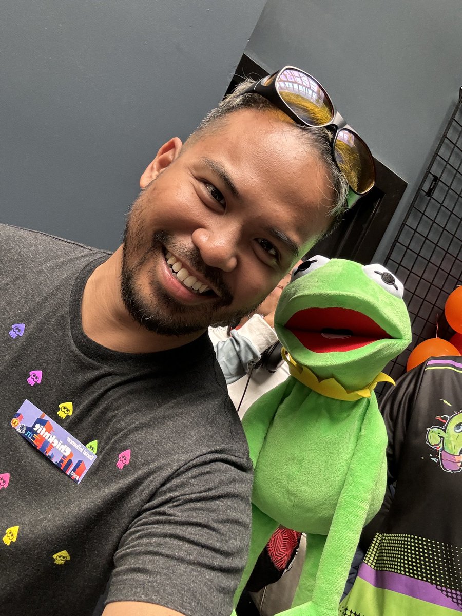 Chicknfit's tweet image. Me and @KermitSpl 📸