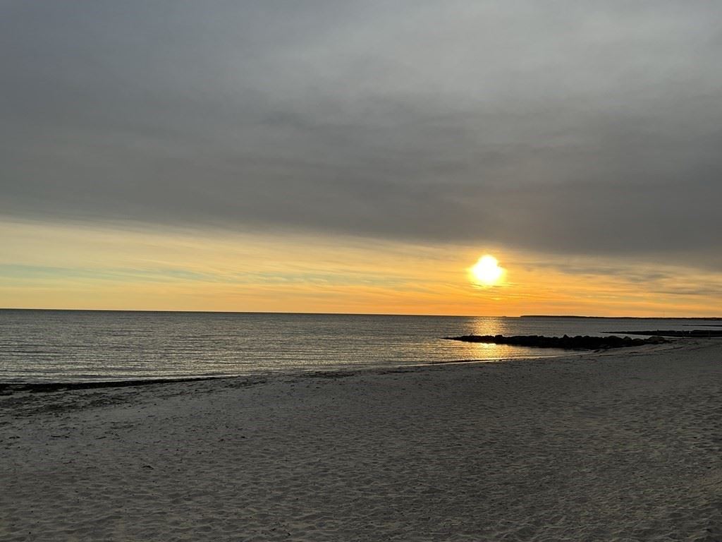 BobSimone's tweet photo. #NewListing Alert! - Better Living Real Estate's new #CapeCod Home listing is in "Move-in" condition. Home on the Cape for under $550k, this may be the one!
https://t.co/d4UlEkrfrf #BetterLivingRE #CapeCodLife #CapeCodHome #CapeCodLiving #CapeHome #VacationHome #DennisMA https://t.co/TCDbAbHqQn