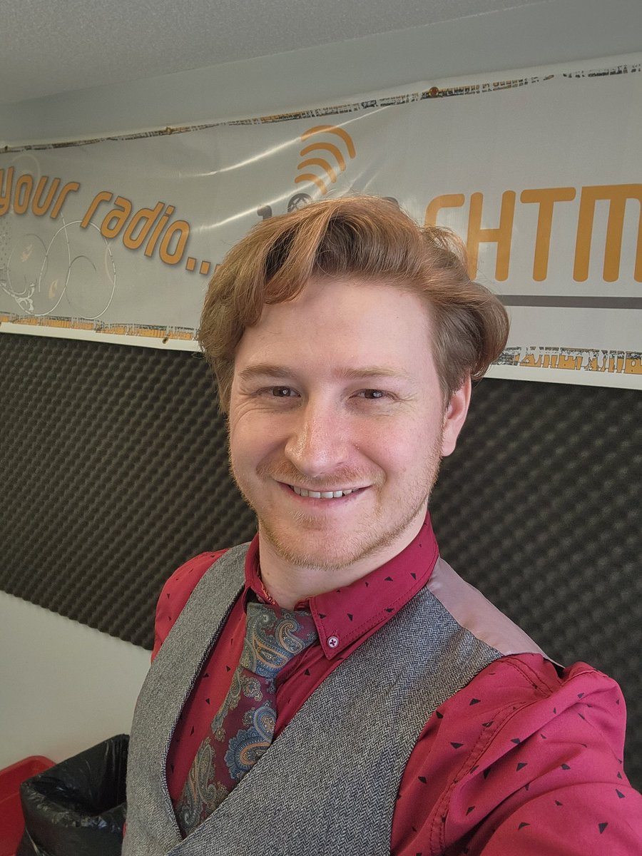 1029CHTM's tweet photo. Fancy Friday! Remembrance day is tomorrow so remember to have 2 minutes of silence at 11am! Join in with me by posting a pic of your fancy self with the #fancyfridaywithalex https://t.co/fnh56XsPzZ