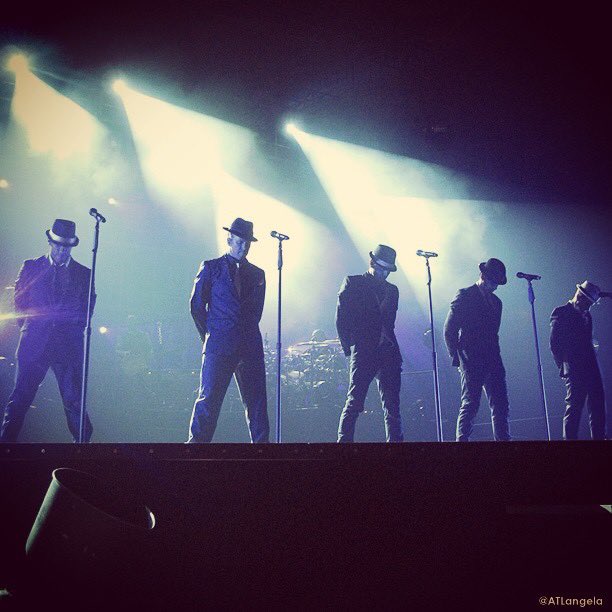 MichelleMacumbe's tweet photo. I’ve a “little thing” for @jordanknight in a #Fedora &amp; since @NKOTB #MagicSummerTour2024 announced, here’s my case for return of #Fedoras🤞🏻🙏🏻🥰… this week’s #FedoraFriday 😍❤️🔥❣️
#JordanKnight #NKOTB #JordanGirl #FBF #Fedorable #FedorablySexy #WhatDoIHaveToDo 😆😜
📷 @ATLangela https://t.co/otewdVqdEF
