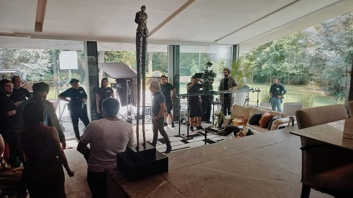 lldmcantos's tweet photo. Alguna ves han estado en la producción de un documental o serie o etc. 
Recuerden hay  una producción, actuación y un guion de por medio y aun hasta hay un vestuario, si en su caso tienes que hacer el papel de victima.
No todo lo que se ve en tv es real. https://t.co/d3fYanYD9Q