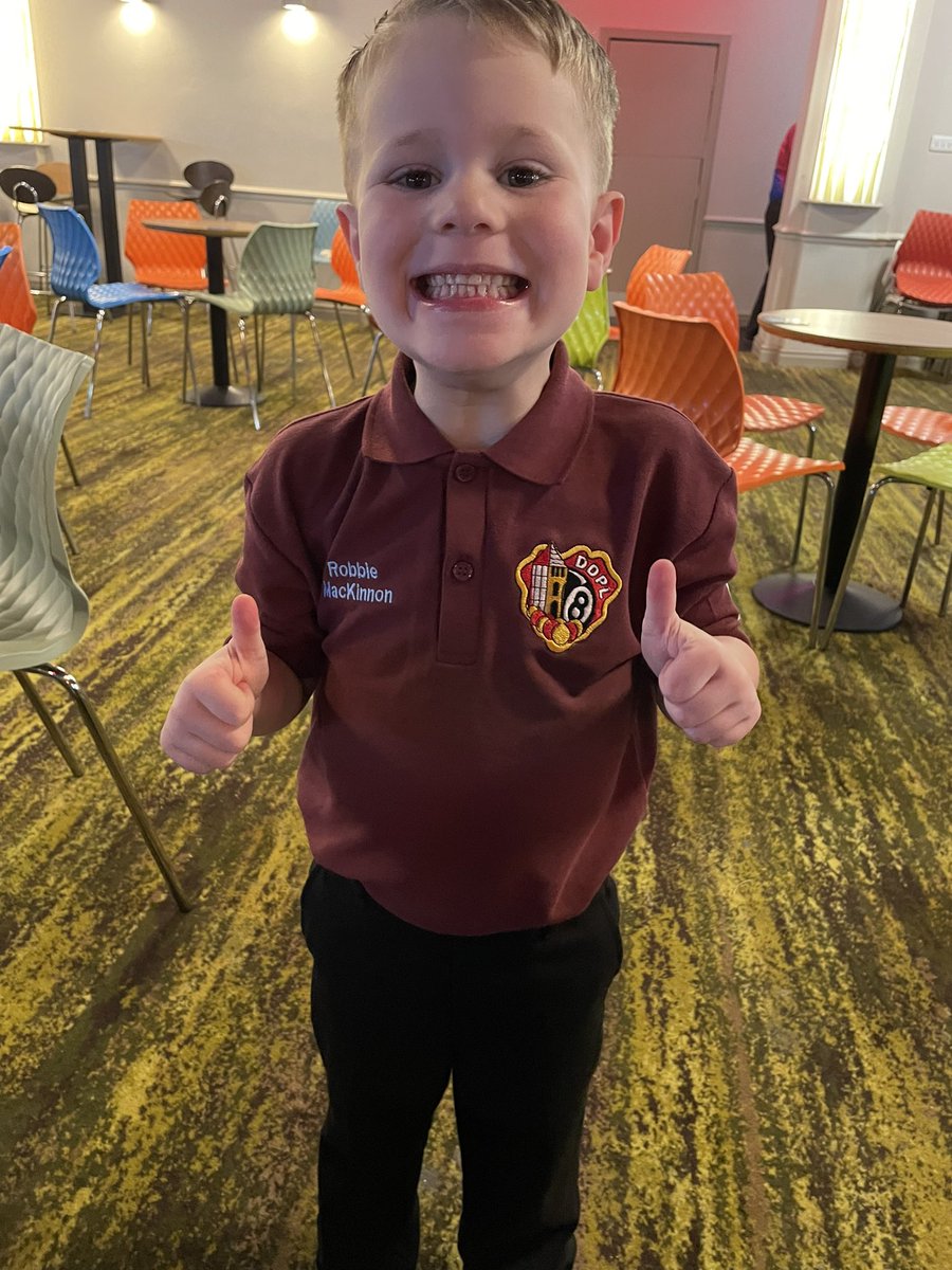 SarahLouiseF88's tweet photo. Buzzing to be at daddy’s pool and have his own team top 👦🏼❤️🎱#AndrewMacKinnonFoundation #Forever15 #TeamMascot https://t.co/uEFrGj5wL2
