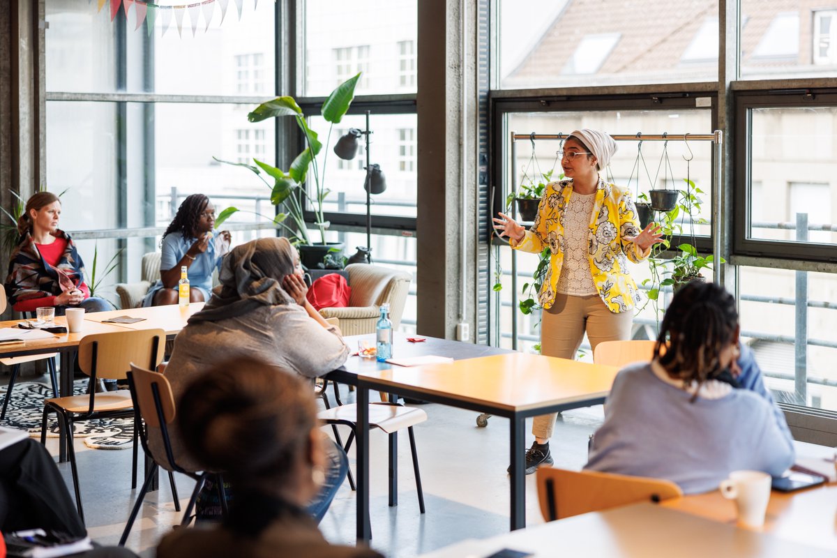 Wrapping up an amazing week of events with a dynamic pitch training session for our participants. The room was buzzing with talent and inspiration! 🎤💫 Thank you to everyone present, our coach Bianca Praetorius & photographer @olespata.🎬