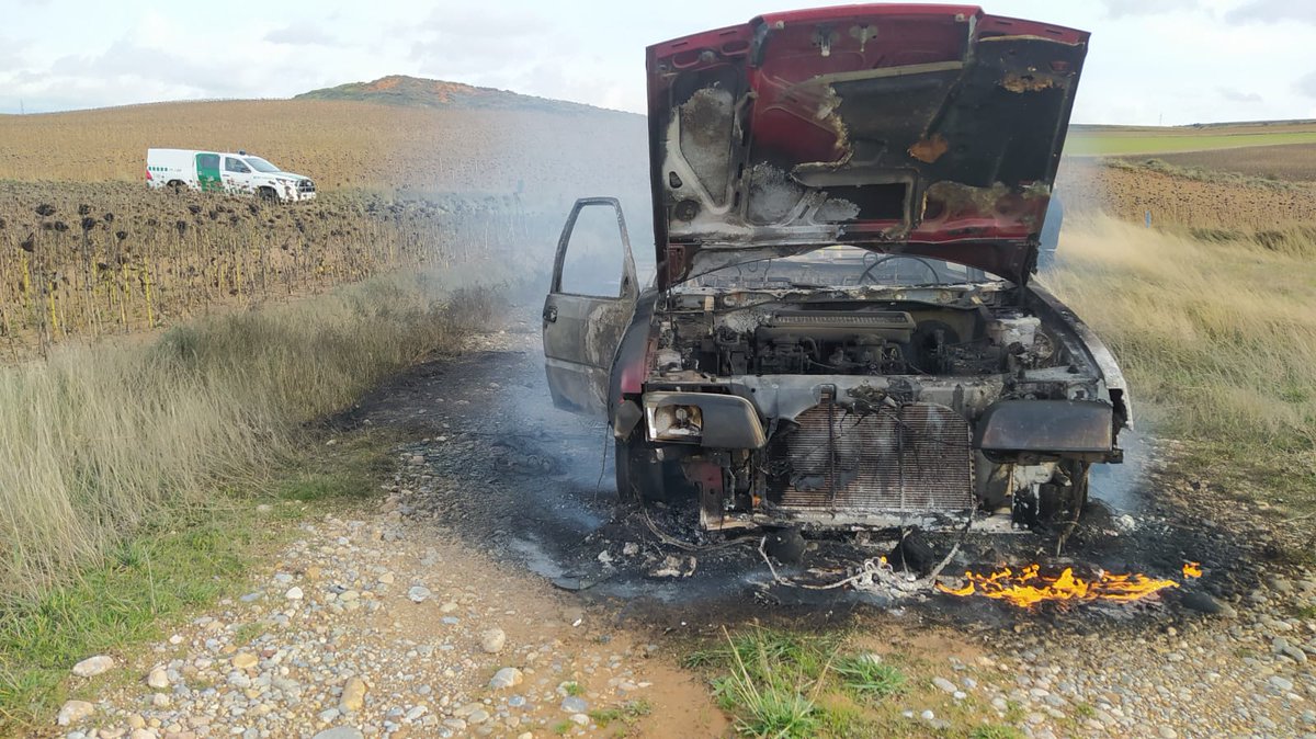 apamcyl's tweet image. A pesar de estar esta semana con #asambleas informativas y preparando movilizaciones.
Los #AAMM @jcyl
@naturalezacyl continúan patrullando y detectando infracciones de #caza con reclamo
#ExpolioCultural o emergencia #Incendios en el medio natural por vehículo ardiendo🔥 🚘🔥