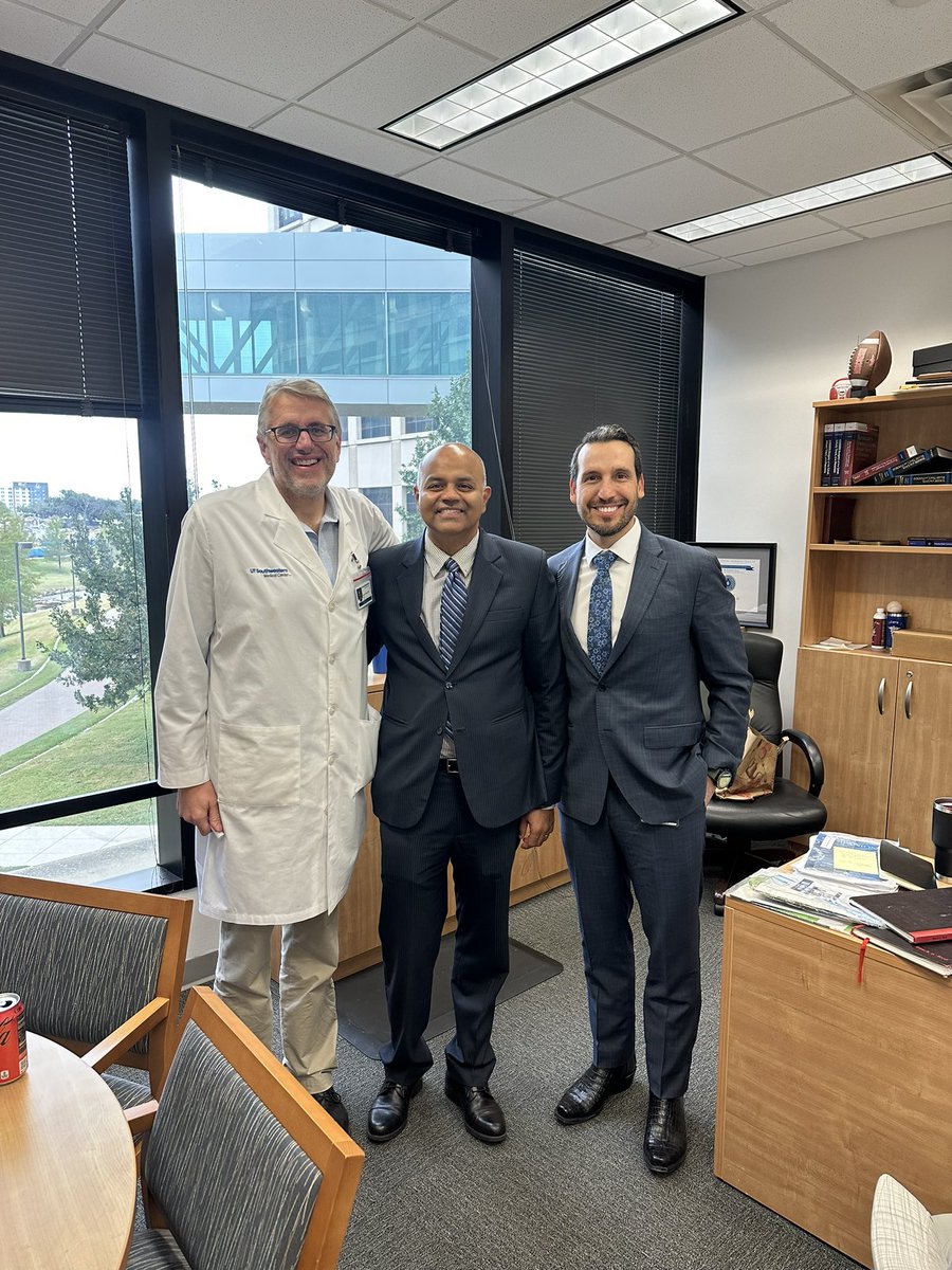 Great having @kturaga visiting us at @UTSW_Surgery. Inspiring to hear what he is doing at @YaleCancer. Benefits of a monthly visiting professor series, hearing from experts and having @UTSWSurgeryLife get excited. @PatricioPolanc0