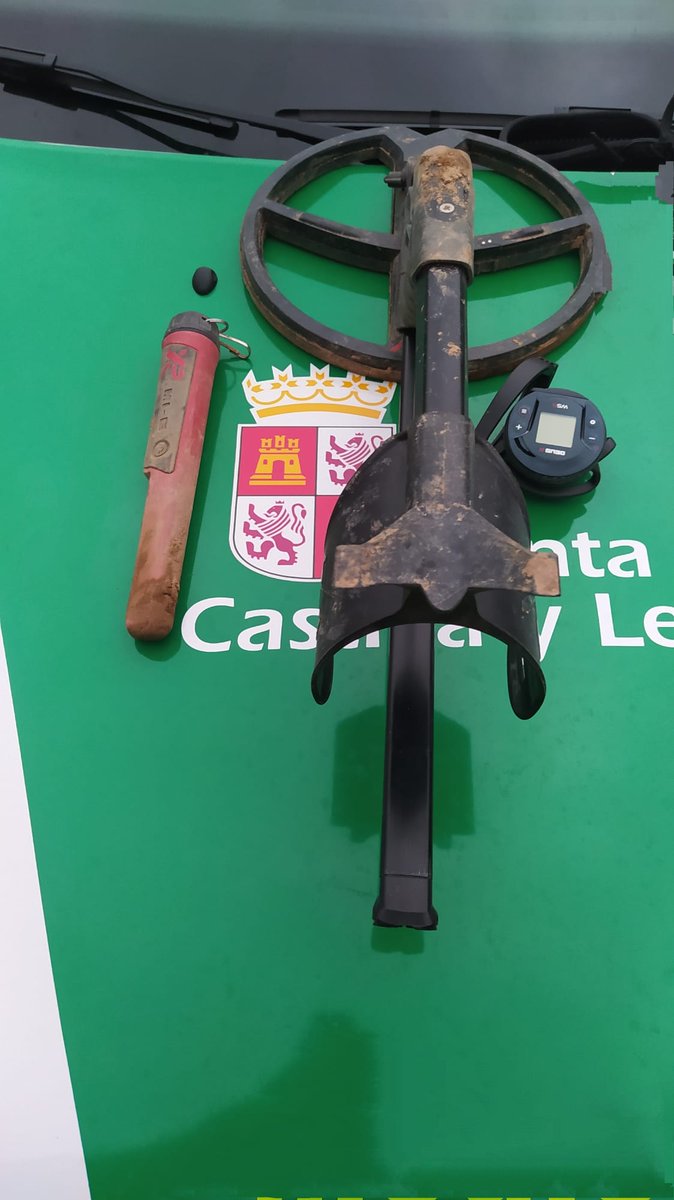 apamcyl's tweet image. A pesar de estar esta semana con #asambleas informativas y preparando movilizaciones.
Los #AAMM @jcyl
@naturalezacyl continúan patrullando y detectando infracciones de #caza con reclamo
#ExpolioCultural o emergencia #Incendios en el medio natural por vehículo ardiendo🔥 🚘🔥