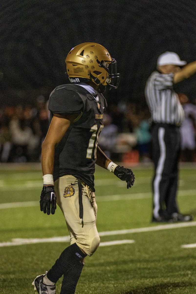 APawlecki's tweet photo. Watch My Full SZN Highlights!!!
@HLR_FOOTBALL @CoachShen @DeepDishFB @EDGYTIM @PrepRedzoneIL @Rivals_Clint @AllenTrieu 

https://t.co/NS1dSCwWlG https://t.co/FhdZWA0L22