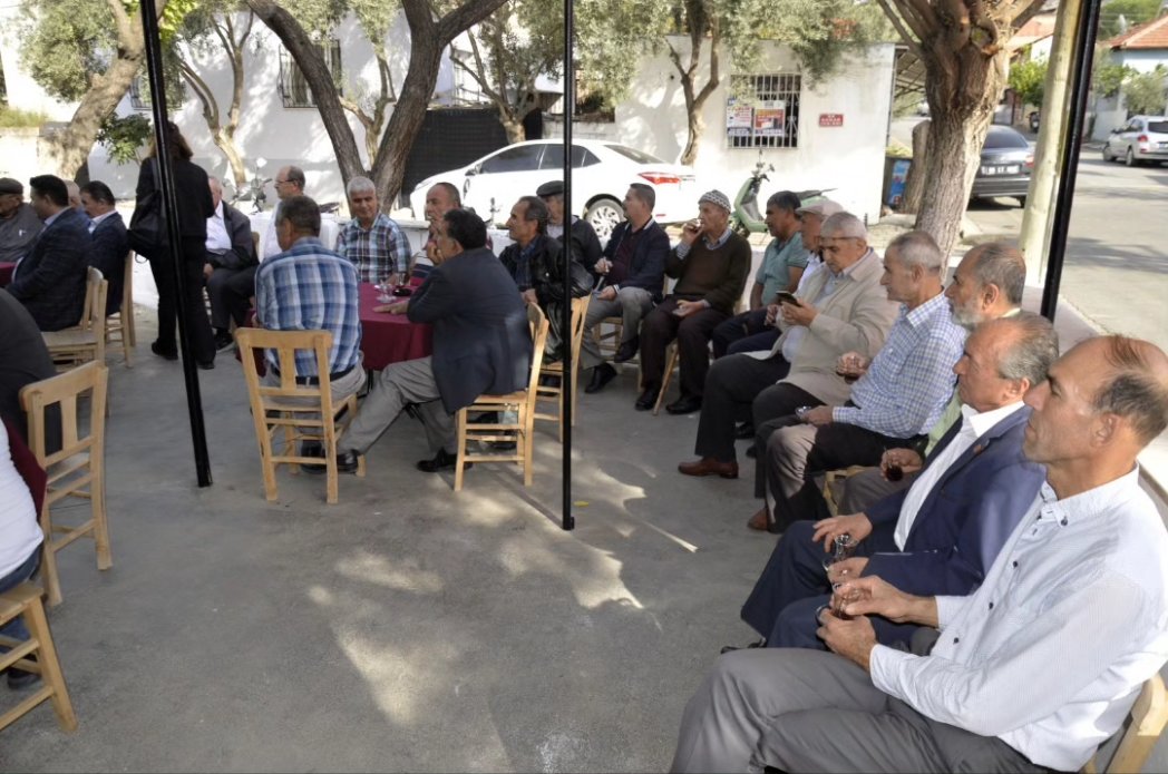 BelediyeCine's tweet photo. Soğancılar Mahallesi'nde yenilediğimiz Şehler Kırathanesi'ni hizmete açtık

Başkanımız Enver Salih Dinçer, mahalle sakinleriyle birlikte ilk çayı içerek vatandaşların taleplerini dinledi. https://t.co/rEIw9JnnyI