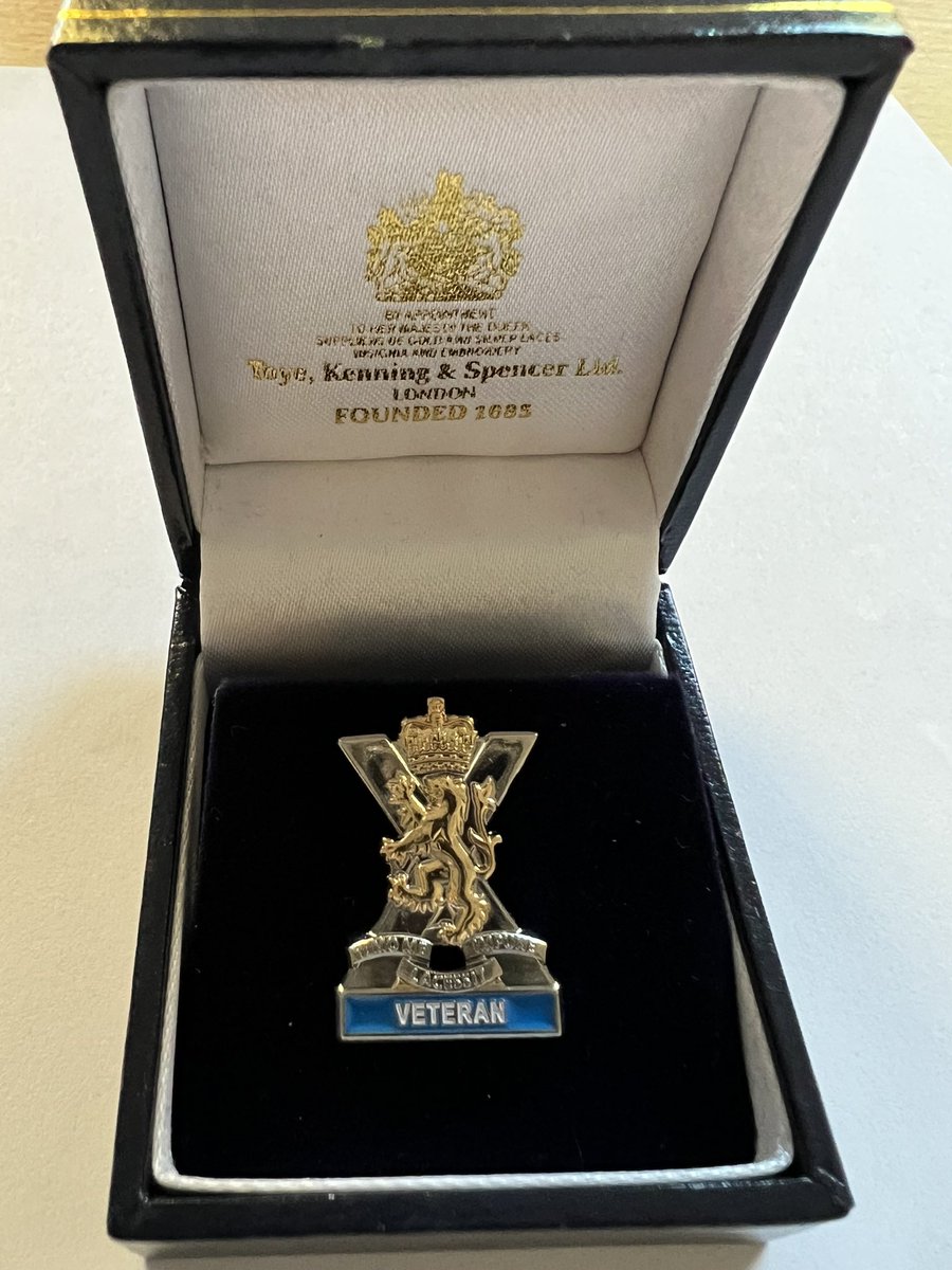 1/2 A big thanks to #MrMichaelDuffy <a href="/m17dfy/">Michael Duffy</a> former Section Commander <a href="/BritishArmy/">British Army 🇬🇧</a> who has been part of our #SEBN #Inclusion team <a href="/CarlukeHS/">Carluke High School</a> 
He presented the school today with a recognition of the support he has received as a <a href="/BritishArmy/">British Army 🇬🇧</a> veteran during his time at the school.