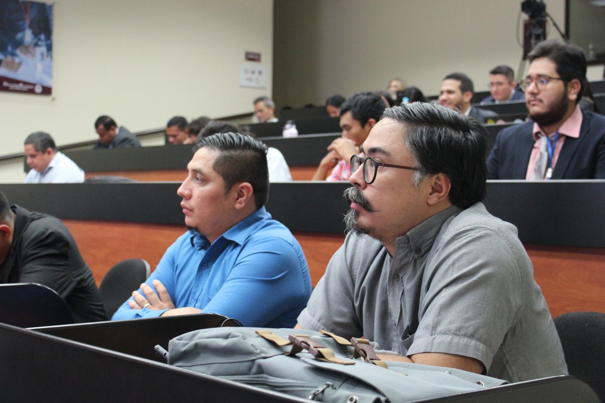 asielsalvador's tweet photo. #LegalTech: Transformando el Mundo Jurídico es el tema que desarrollan los expertos, Paul Handal, Socio de ECIJA y Alfredo Navas Duarte, socio director @ecija_sv en el #Día5 #ScitechDay de la ASI Innovation Week 2023
#ÚneteAlMovimientoDeInnovación #InnovaciónIndustrial https://t.co/wHq0BGAyOS
