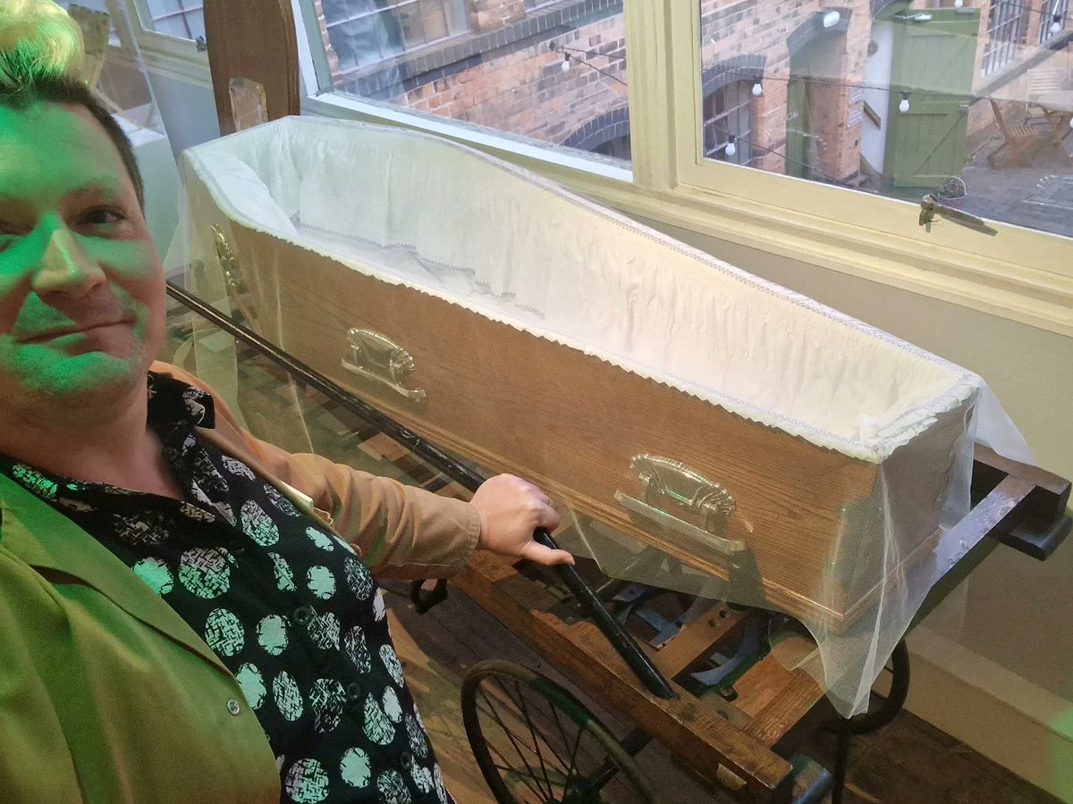 Owen Edmunds (@owenedmunds) on Twitter photo Just your average day today hauling coffins, showing coffins & talking about coffins <a href="/CoffinWorks/">Coffin Works</a>, as one does!
Surprising really as we're a factory & museum that never made coffins! 😉⚰️ x
#CoffinWorks #NewmanBros #Coffins #Death #Funeral #Birmingham #Heritage #BCT #Volunteer Just your average day today hauling coffins, showing coffins & talking about coffins <a href="/CoffinWorks/">Coffin Works</a>, as one does!
Surprising really as we're a factory & museum that never made coffins! 😉⚰️ x
#CoffinWorks #NewmanBros #Coffins #Death #Funeral #Birmingham #Heritage #BCT #Volunteer