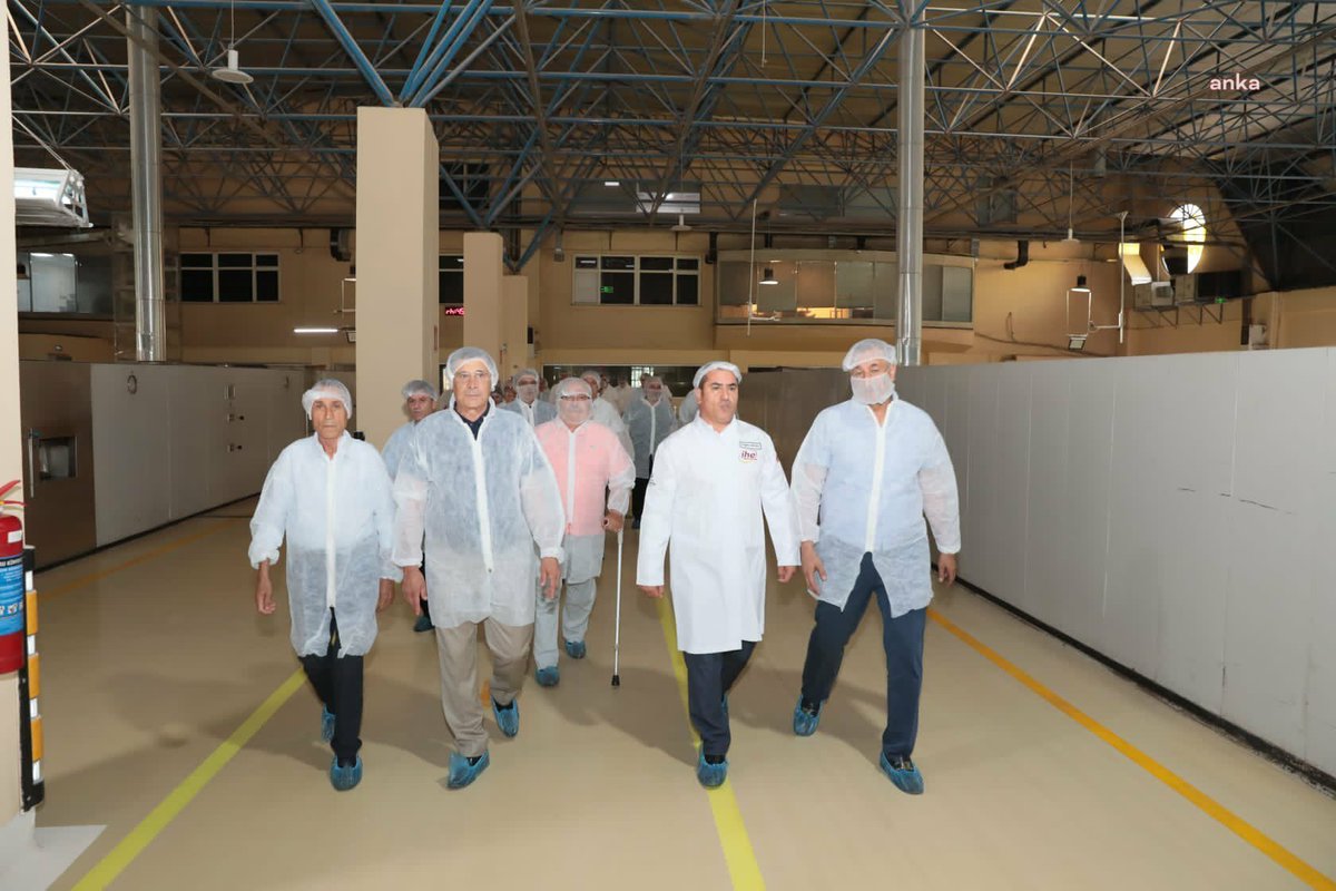 İstanbul Büyükşehir Belediye Halk Ekmek Yönetim Kurulu Başkanı Özgen Nama:

"Yükselen maliyetlere rağmen ekmeğe zam yapmayacağız. Halkımızın yanında olmak için sağlıklı ekmeği 5 TL’ye İstanbullu hemşehrilerimize ulaştırmaya devam edeceğiz."