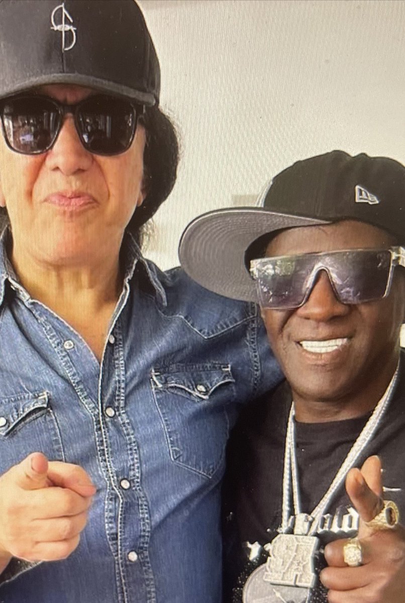 genesimmons's tweet photo. Flavor Flav. https://t.co/NHwSlBjquN