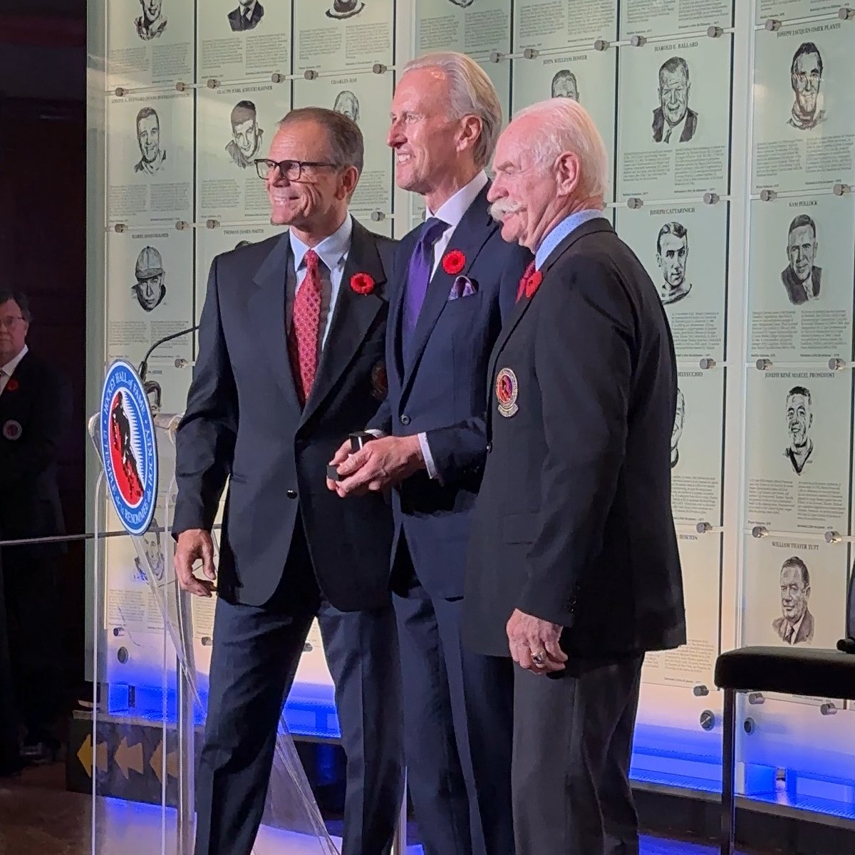 Tom Barrasso receives his Honoured Member Ring by @BaronRings from Mike Gartner #HHOF2001, Chair of the Selection Committee  and Lanny McDonald #HHOF1992, Chair of the Board

#HHOF2023 | #HHOF