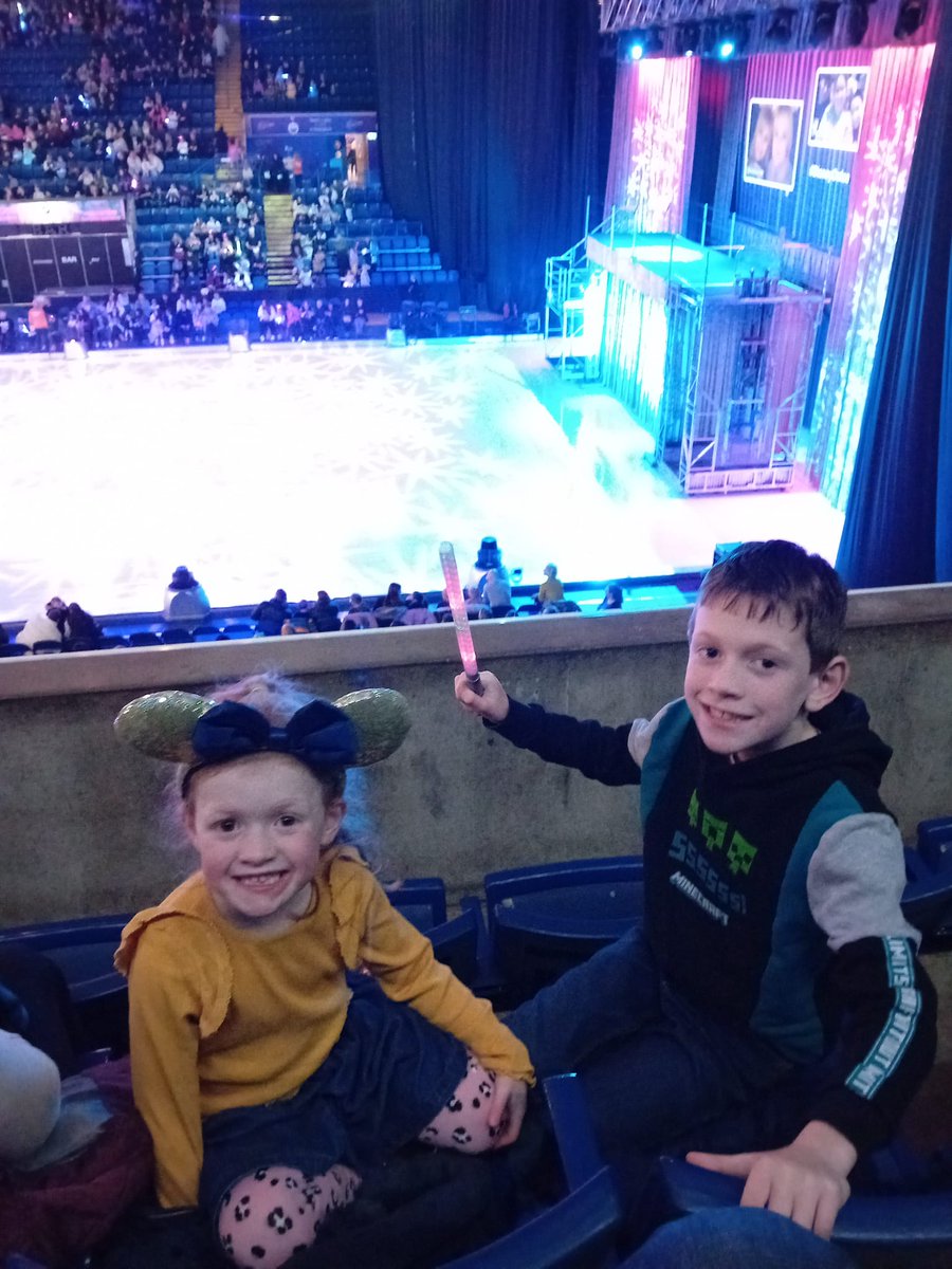 #Disneyonice