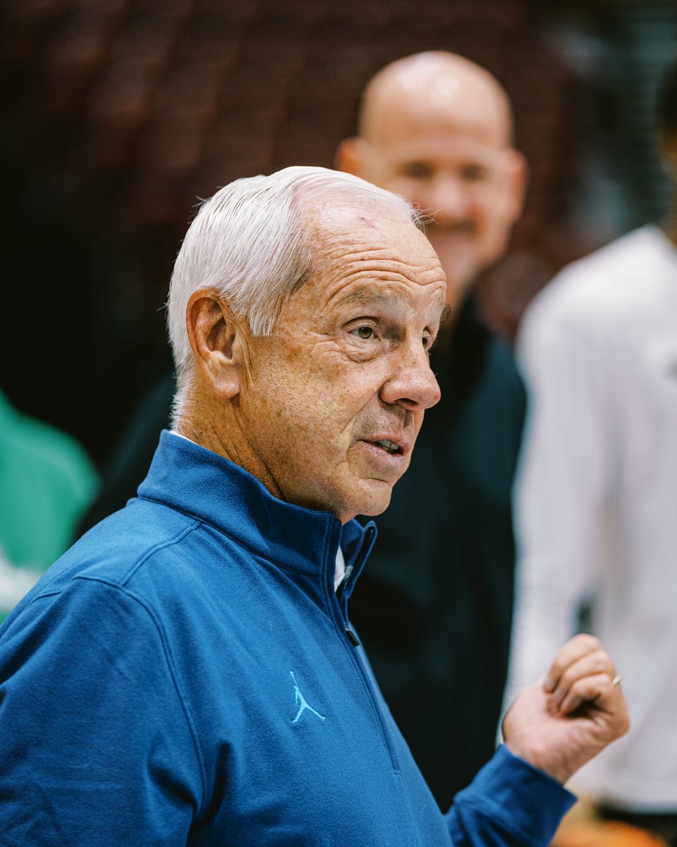 Grateful to hear from legendary coaches Dave Odom and Roy Williams before our shootaround this afternoon.

#WinAsOne