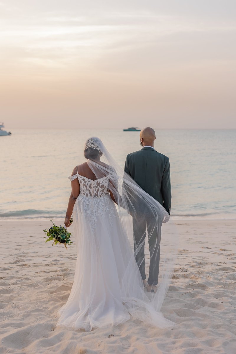 WeddingBahamas's tweet photo. Thinking of this darling #bahamaswedding sunset after heartfelt "I do's" on this #flashbackfriday ! https://t.co/4PSCSRsC6O