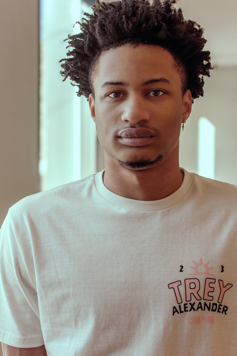 Stripes Are Earned 🔥🐅
The 1st drop of our signature collection with <a href="/TrickyTrey23/">Trey Alexander</a>. It's about honoring those who came before &amp; writing your own story for those who'll follow. Put in the work, become the person destiny designed you to be 🛒-> tinyurl.com/2ah8pkp2