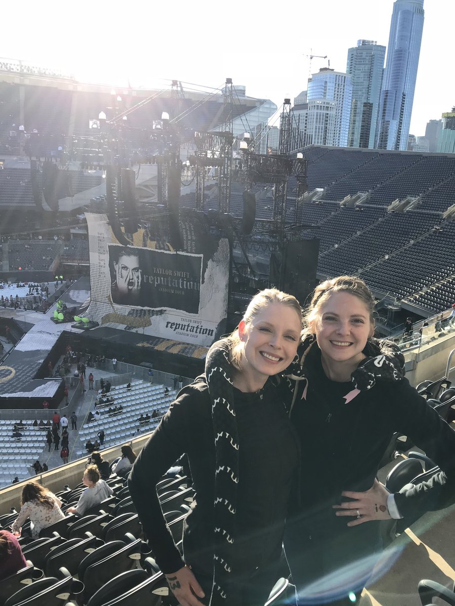 christyann20's tweet photo. Rep was the time of my life!
Happy Anniversary Reputation!!
#6yearsofRep https://t.co/8bT74B0l16