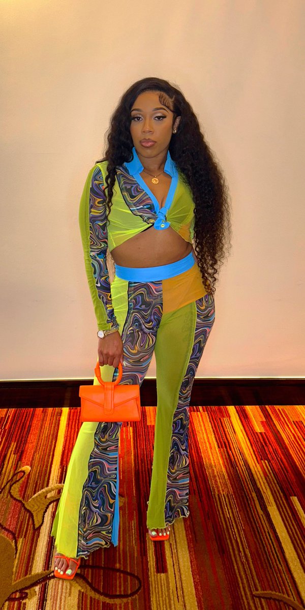 New looks, new model. 
Krstyleboutique.com