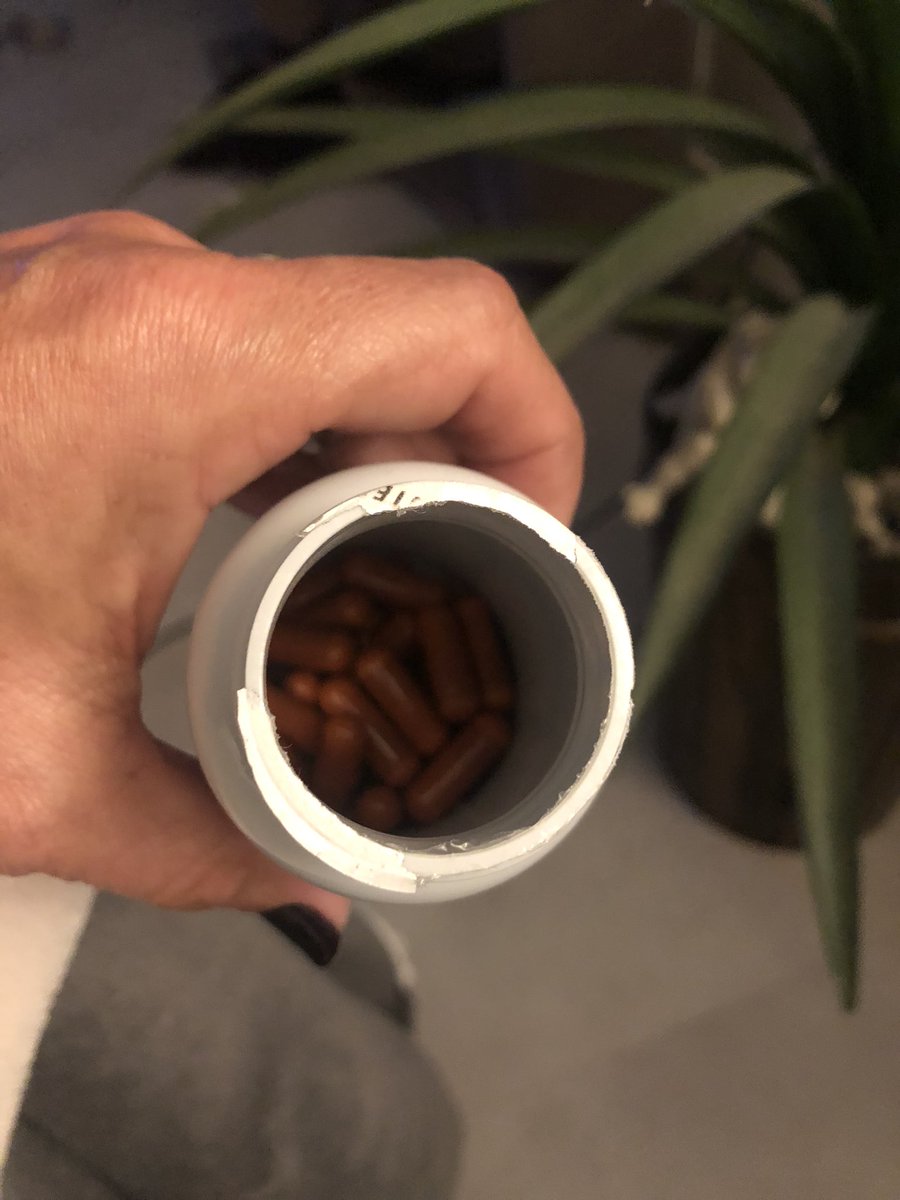 Alex83angel's tweet photo. @biocyte vous pouvez m’expliquer l’intérêt de faire une boîte si grosse pour la remplir à moins de la moitié?? 🤷🏼‍♀️ https://t.co/NOIOrSPjoW