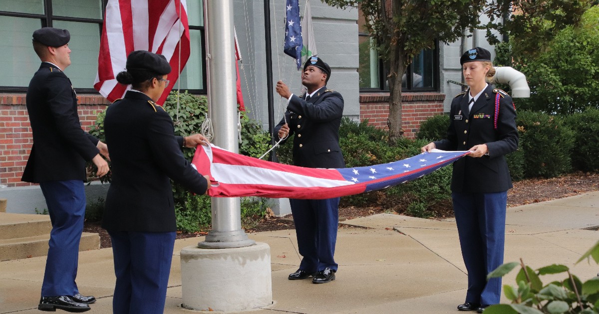 We believe those who serve our country deserve our deepest gratitude and support. That's why we're committed to honoring our Veterans & active-duty military in meaningful ways. We invite you to join us in thanking our heroes: bit.ly/49pHh91