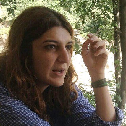 EmilyAmraee's tweet photo. فردا که بشه، شش سال تمامه که نیستی و رفتی.
(نازنین دیهیمی ۱۳۶۷_۱۳۹۶) https://t.co/fh5wYU8v90