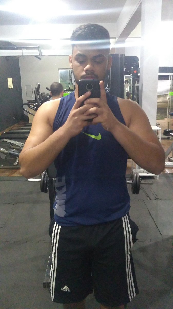 DariusRandomWr's tweet image. Atualmente esse e a escola são os melhores lugares que posso estar, minha casa está se tornando o inferno e vejo que minhas férias vão ser o próprio purgatório, ou eu aguento firme e saio bem, ou me revolto de vez.