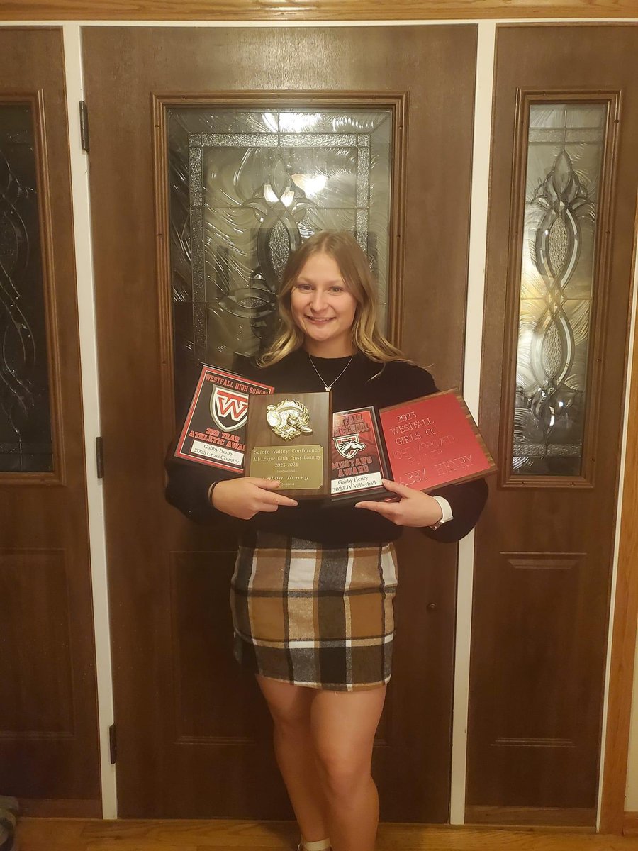 Fall sports have ended the best way i could’ve asked for! Most improved, 3rd year Varsity Letter and All conference in Cross Country. In volleyball, Varsity letter and Mustang Award. Super Proud of the accomplishments i’ve had so far this school year! #multisport #working