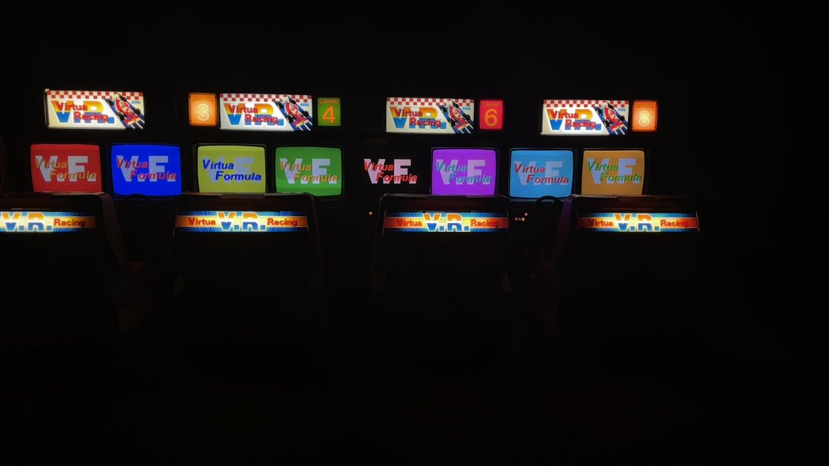 MikadoCenter's tweet photo. Ladies and gentlemen 

Mikado Game Center presents…

VIRTUA FORMULA !! 

Sega Model 1 - 1993 -

The unique update Sega AM2 did over Virtua Racing - 1992 - 

8 players available + LIVE monitor setup with Mr “Virt McPolygon.

Enjoy the unique attract mode  ! 

See you in 2024 🔥 https://t.co/hOdC34raBG