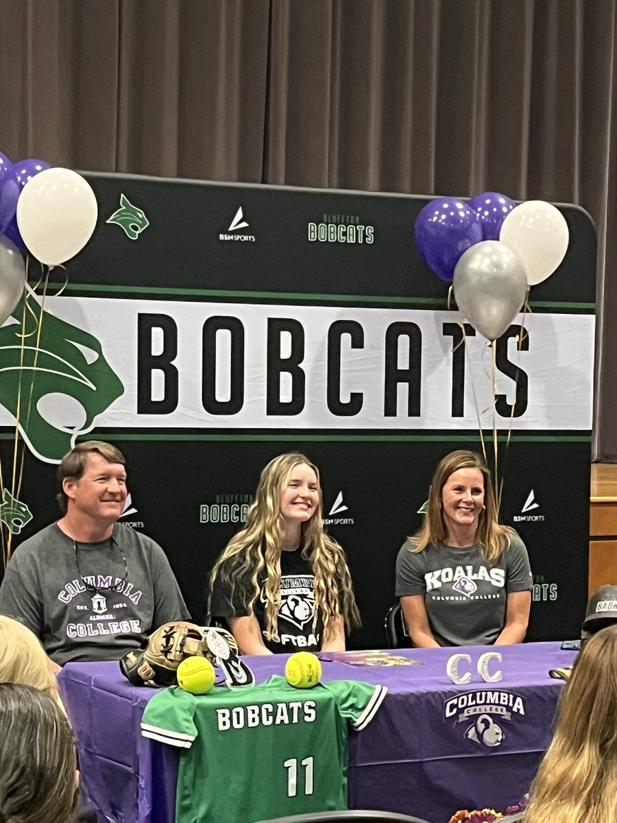 Br1980Coach's tweet photo. Proud of this young lady!! @ReaganKellyyyy you have earned and deserve every bit of this moment and what’s ahead of you. No one has had to overcome what you have and deserves this more so proud of you and your family congratulations!! @LowcoSports @AmyZimmerWJCL @BLHSSOFTBALL1 https://t.co/NouIKzCI9a
