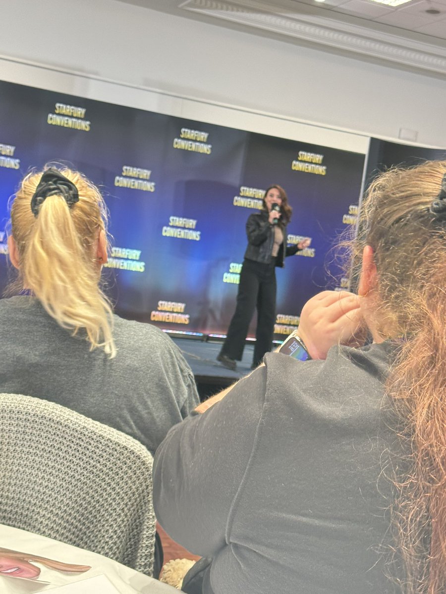 fancynancytheog's tweet photo. Legends Con Thread:

Amazing opening ceremony!! Gonna post pictures and updates here. Amazinggg https://t.co/3DtyD6WG5h