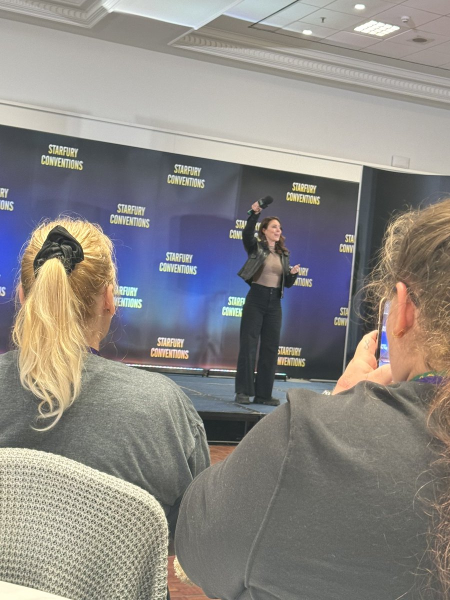 fancynancytheog's tweet photo. Legends Con Thread:

Amazing opening ceremony!! Gonna post pictures and updates here. Amazinggg https://t.co/3DtyD6WG5h