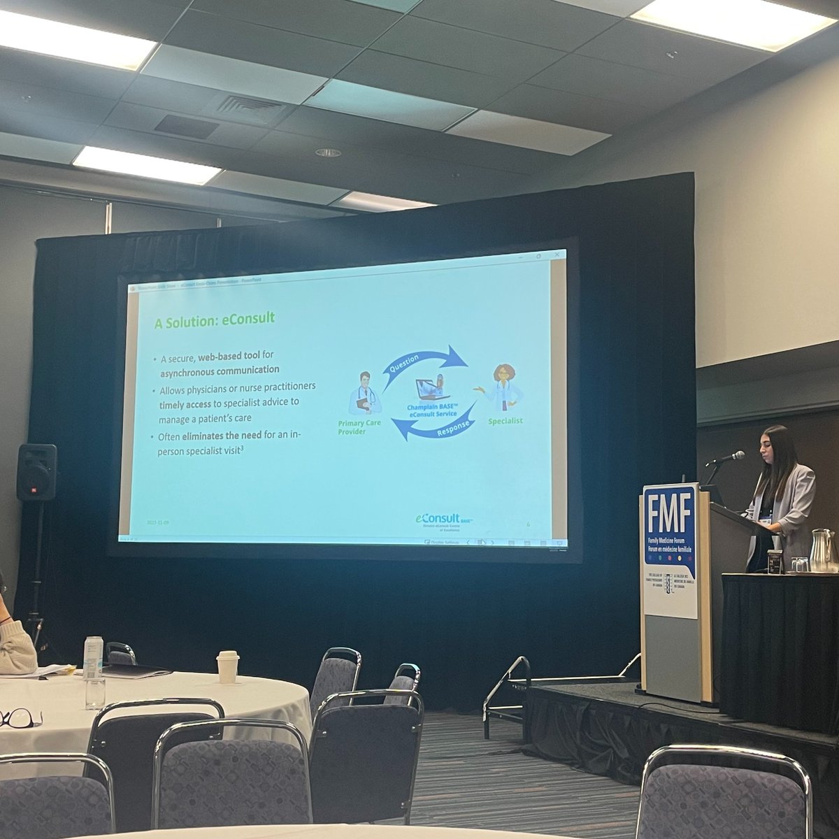 eConsultBASE's tweet photo. Big shoutout to the #eConsult team @FamilyMedForum this week! They tackled crucial topics like chronic pain specialist wait times and the innovative use of eConsult for osteoporosis. #myFMF #monFMF https://t.co/eV54k8SgKi