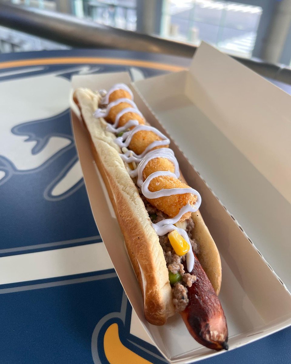 #DogOfTheDay alert! 🚨🏒 we have a sizzling Minnesota-inspired footlong tonight as the @BuffaloSabres take on the @mnwild for the #HockeyFightsCancer game night 💜🔥🌭 #DelawareNorthSports #LetsGoBuffalo #mnwild