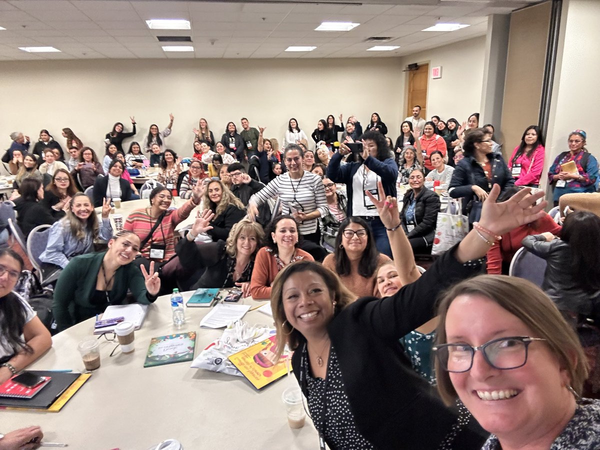 Guategirl1122's tweet photo. It was a packed house for our presentation at #LaCosecha2023. Partnering with @kimkennedyphd for the Acentos presentation. Gracias @WEPALibros for providing Books for our raffle. #duallanguage #Dual158 https://t.co/zMFqx17xwy