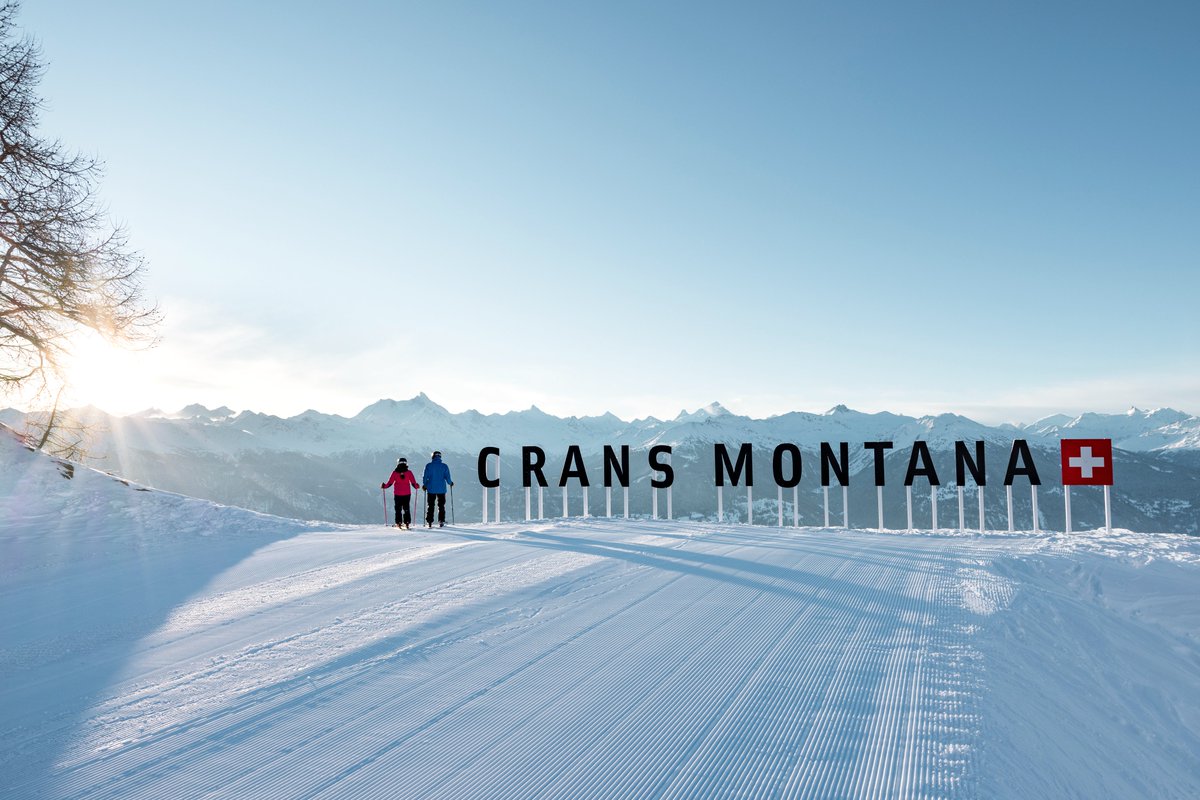 Le domaine skiable de #CransMontana annonce l’ouverture des pistes du côté de Cry d’Er les we du 18-19 novembre et du 25-26 novembre ! Qui sera au départ des télécabines Crans-Cry d’Er samedi prochain dès 8h45 ? ⛷️ Infos et tarifs ici bit.ly/3ubV9DP #ski #valais