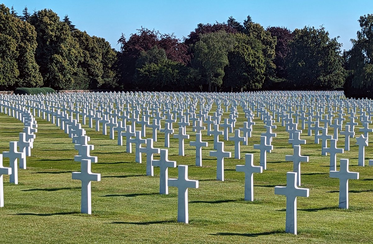 #NeverForget those who served and those who made the ultimate sacrifice this #VeteransDay2023. 🇺🇲🙏🏼☮️