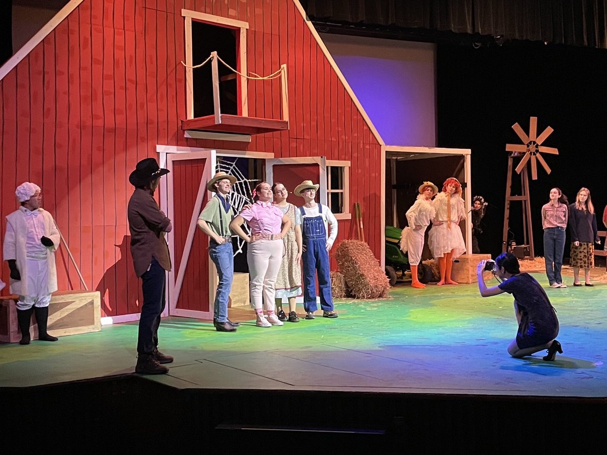 DebbieJax's tweet photo. Don’t miss the opening night of the beloved classic “Charlotte’s Web” on stage TONIGHT at 7:00 pm! Get tickets on https://t.co/1IeoKbZlDT or at the door while supplies last! https://t.co/KIPNRvVOGI
