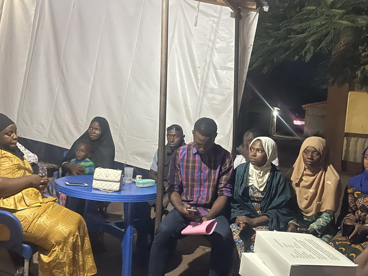 🦠À l’espace jeunes de #Pita 🇬🇳: des discussions constructives avec les responsables des structures d’encadrement et des pairs éducateurs du Centre d’Ecoute de Conseils et d’Orientation des Jeunes (CECOJE)

<a href="/unfpa_guinee/">UNFPA GUINEE</a>